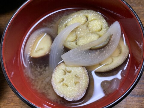 茄子と玉ねぎのお味噌汁